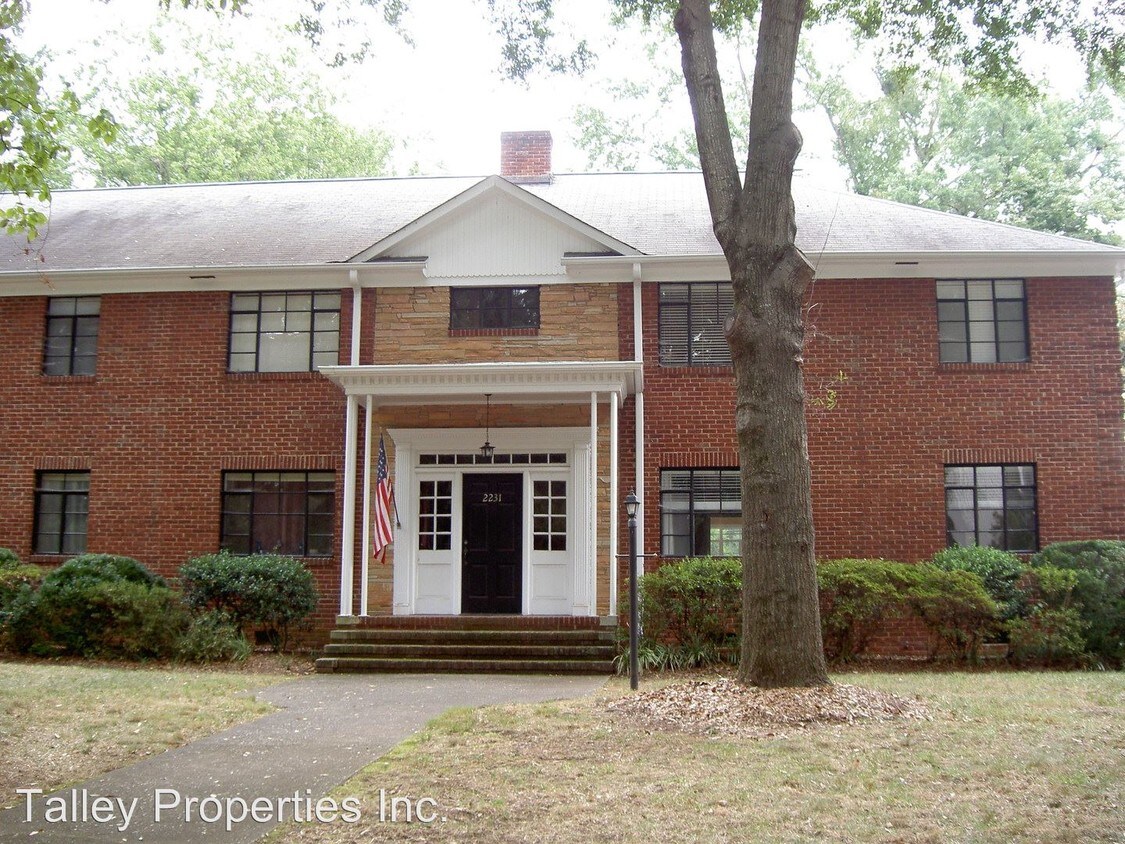 Primary Photo - 2231 Selwyn Ave