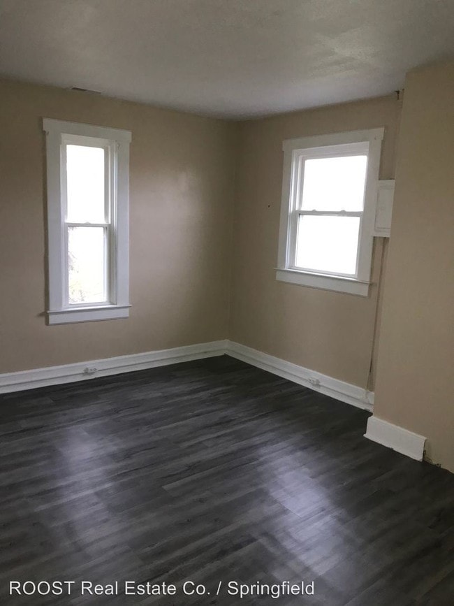 Building Photo - 4059 Lower Valley Pike