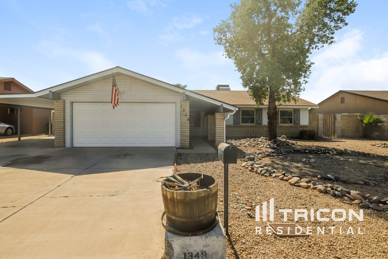 Primary Photo - 1349 W Morrow Dr
