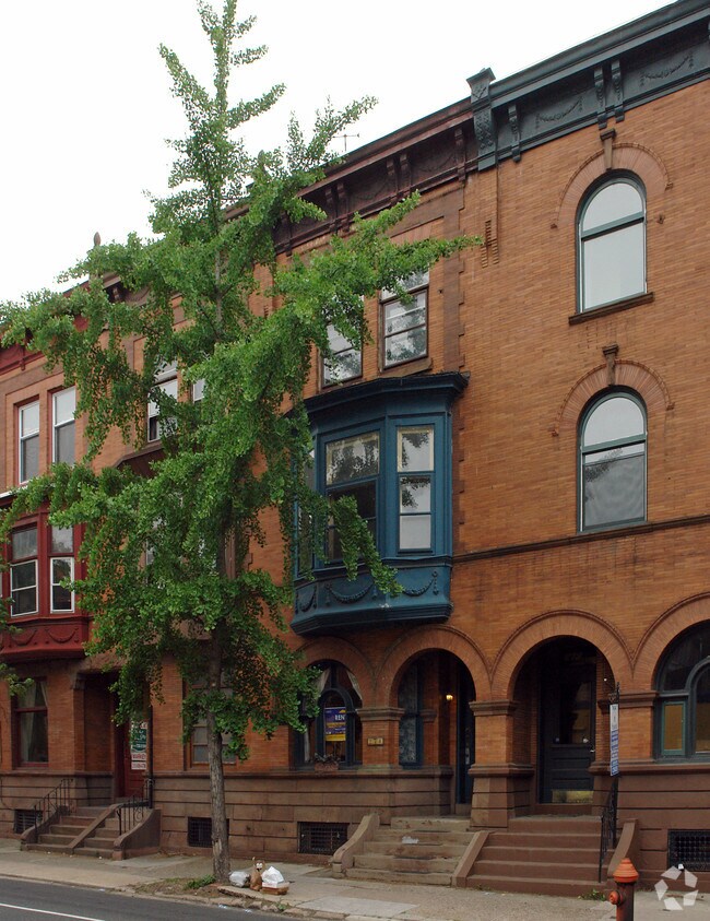 Foto principal - 274 S 23rd St