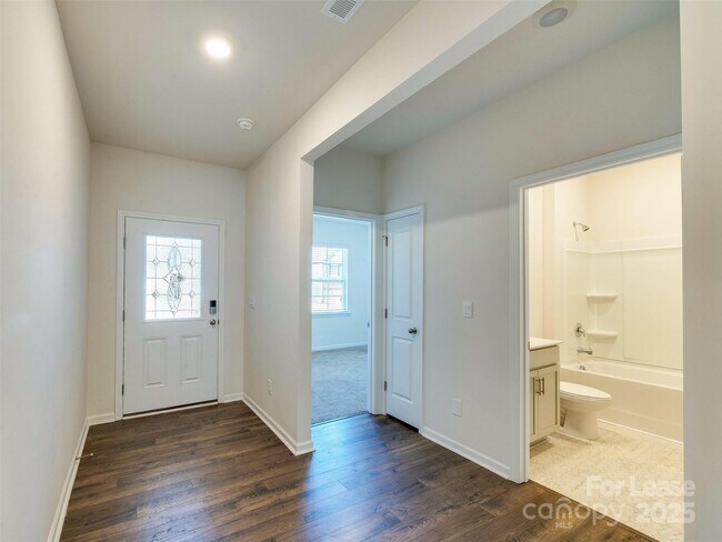 Foto del edificio - 3721 Stanley Crk Dr