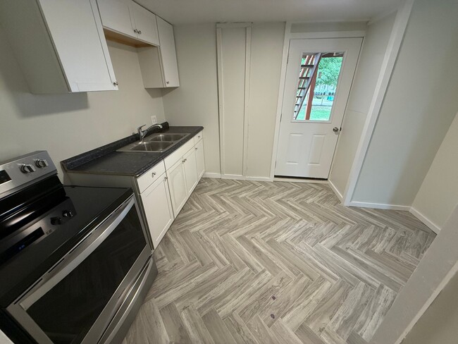 Foto del edificio - 40 Maple Ln