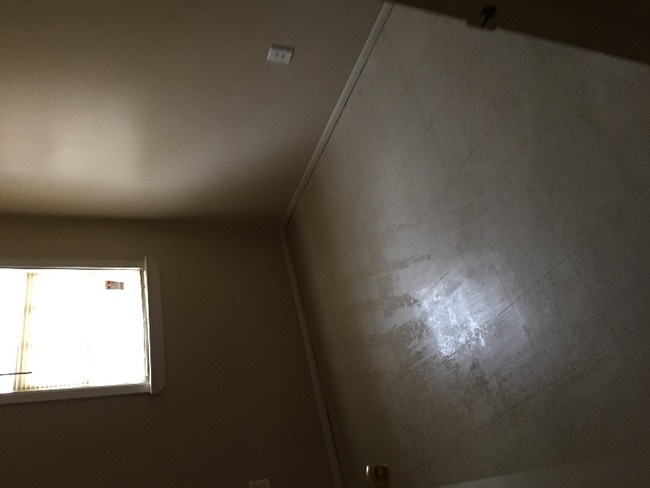 Foto del edificio - 1362 Pitkin Rd