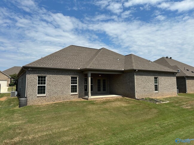 Building Photo - 111 Canyon Dr
