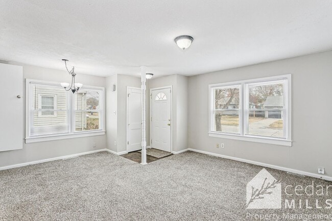 Foto del edificio - Affordable and Updated 5 Bedroom Home for Rent