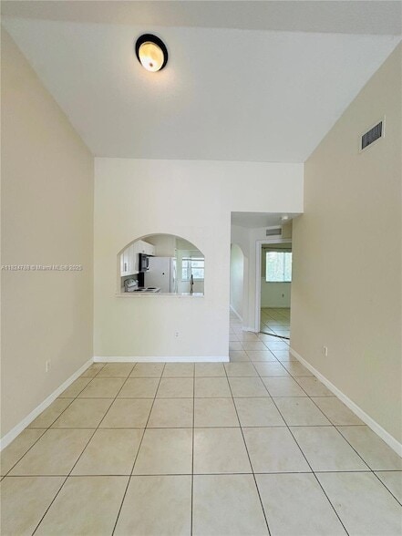 Building Photo - 1251 SE 28th Ct