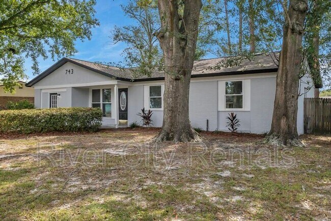 Building Photo - 743 Trambley Dr E
