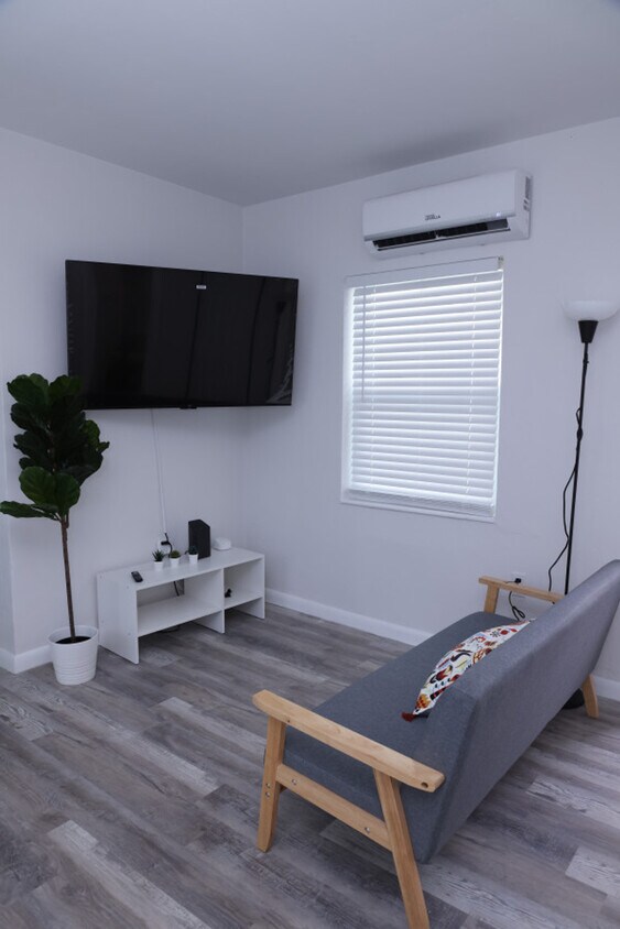 Foto principal - 1109 Douglas Rd