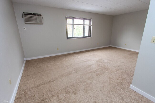 Foto del edificio - 2 br, 1 bath House - 204 Elliott Rd