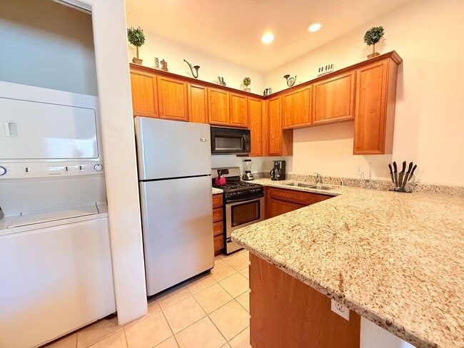 Building Photo - AVAILABLE NOW!! LOVELY 1 Bedroom 1 Bathroo...