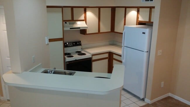 Photo - Venetian Place -  833 Apartment