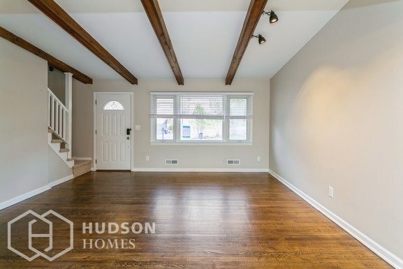 Building Photo - 132 Hiawatha Blvd