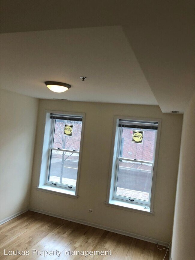 Foto del edificio - 1034 W Waveland Ave