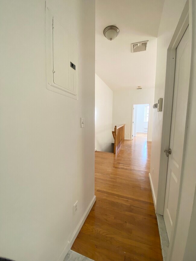 Building Photo - 2018 78th St