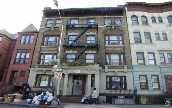 Primary Photo - 600 Lincoln Pl