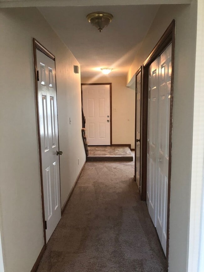 Building Photo - REDMILL 3 BEDROOM