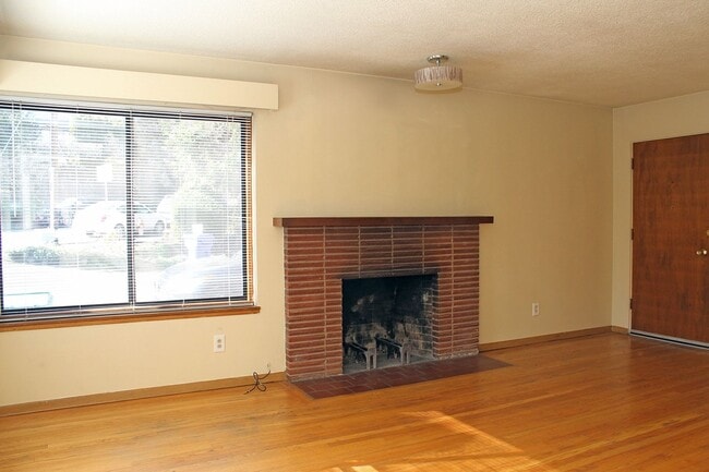 Building Photo - 2575 NW Lovejoy St