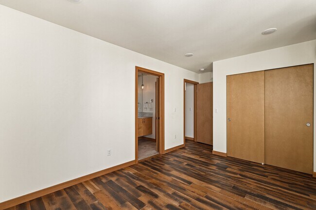 Building Photo - 3829 23rd Ave W