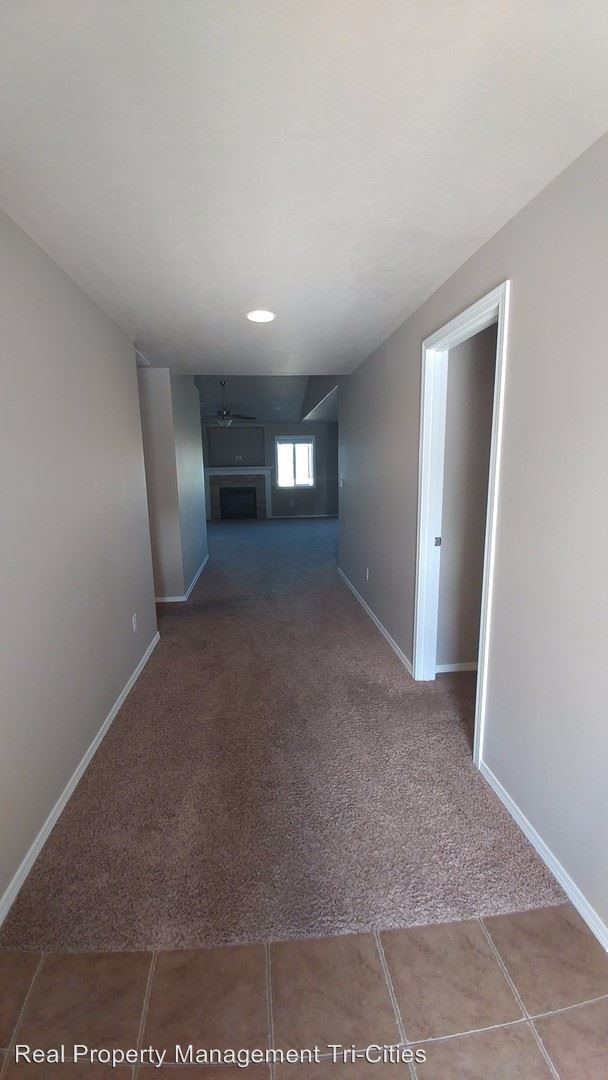 Building Photo - 3 br, 2 bath House - 546 Jordan Lane