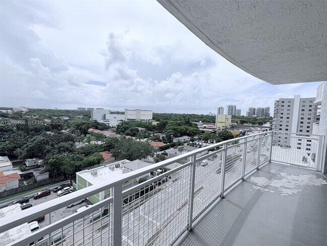 Foto del edificio - 2600 SW 27th Ave