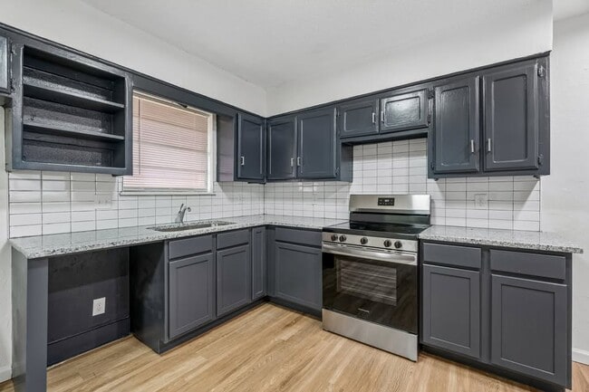 Photo - 601 N Idaho Ave House