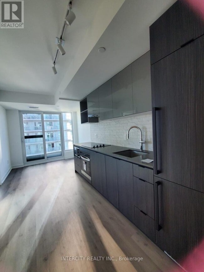 Building Photo - 252 Church St