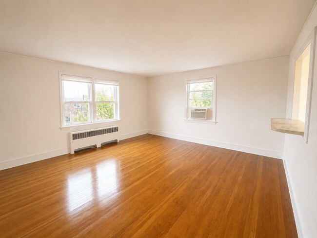 Foto del edificio - 8239 Williams Ave