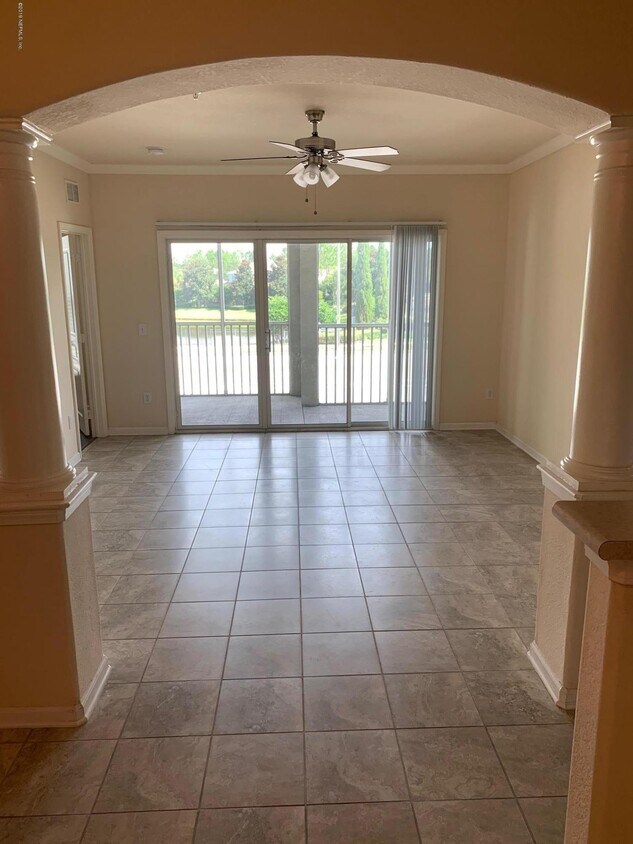 Foto principal - 8290 Westgate Dr
