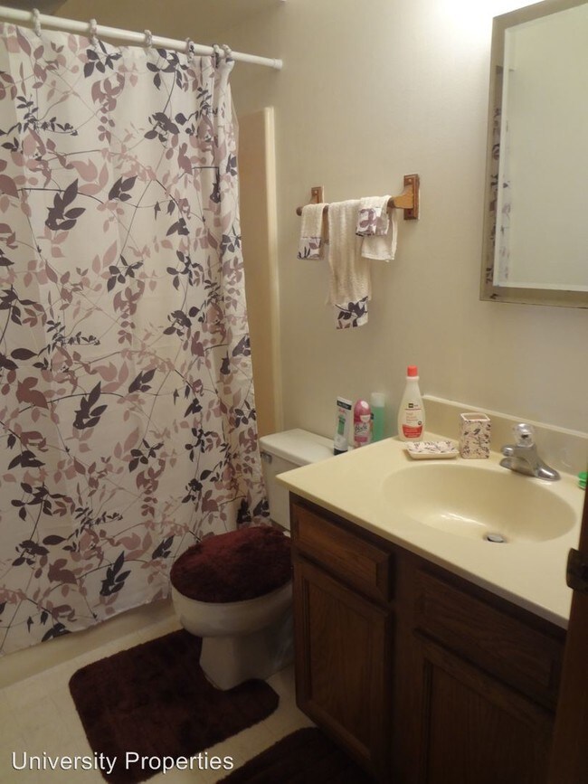 Foto del edificio - 2 br, 1 bath Room For Rent - 3162 Kylemore