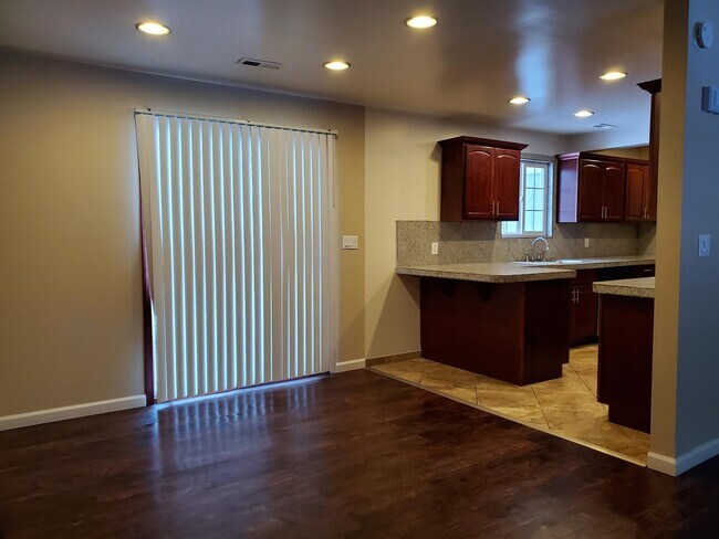 Building Photo - 23542 Bentley Dr