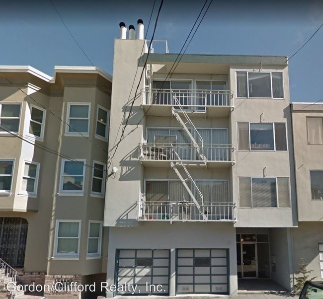 Building Photo - 3010 Octavia St