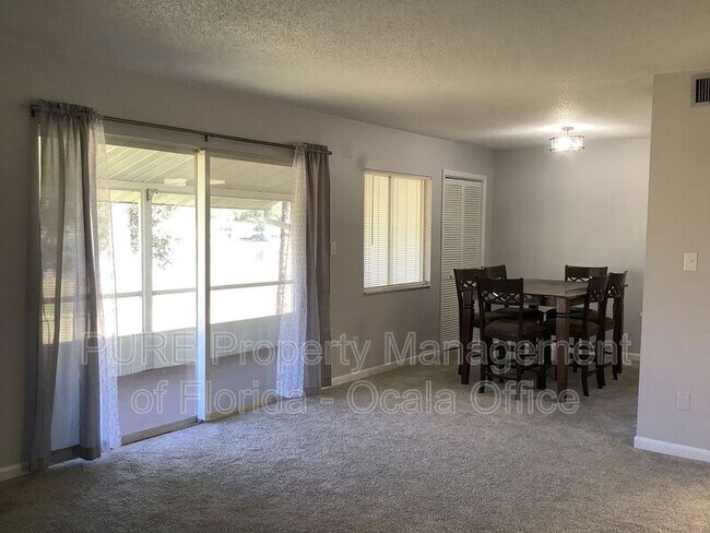 Building Photo - 574 Fairways Cir