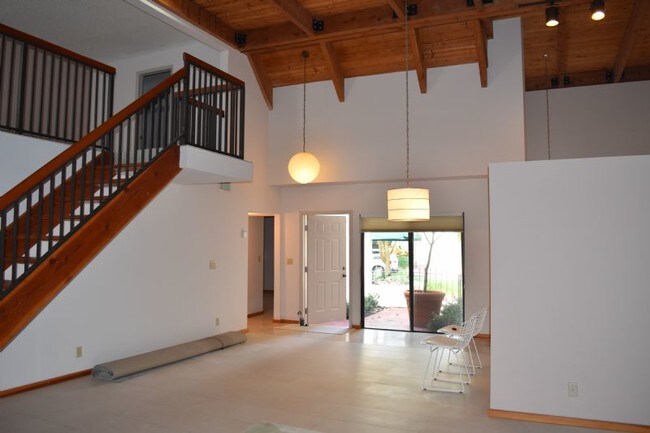 Foto del edificio - 6314 Las Flores Dr