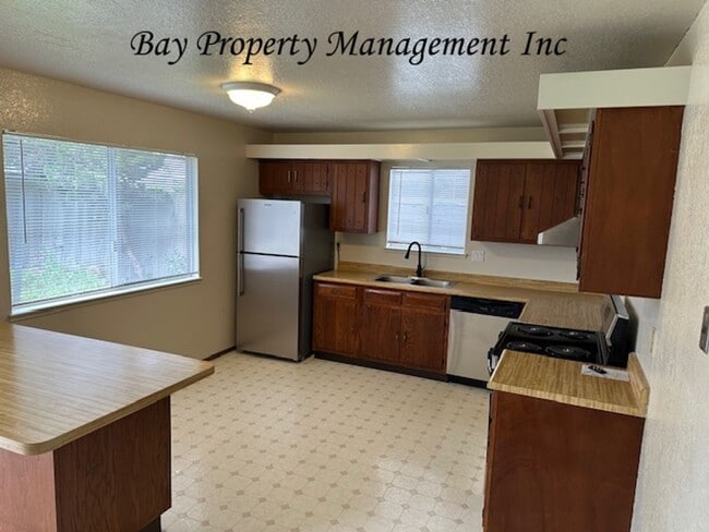 Foto del edificio - Updated 3-Bedroom Home with Large Backyard – Pets Welcome!