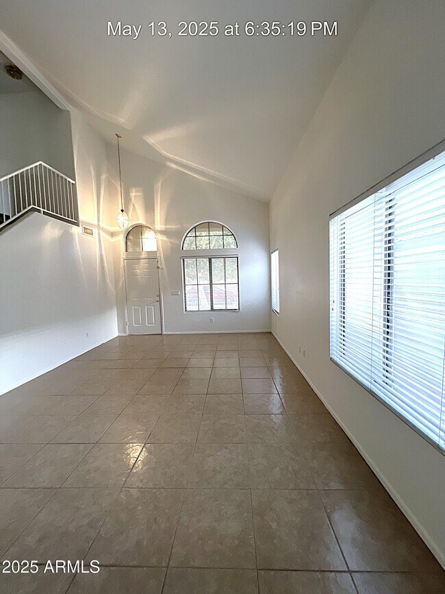 Foto del edificio - 7162 W Mohawk Ln