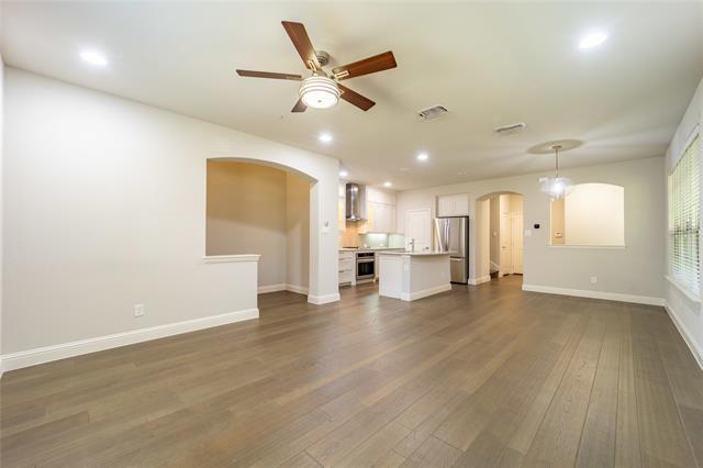 Foto del edificio - 4666 Rhett Ln