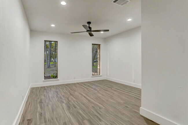 Foto del edificio - 9503 Woodshire Dr
