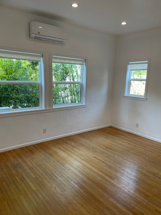 Foto del edificio - 951 Hyperion Ave
