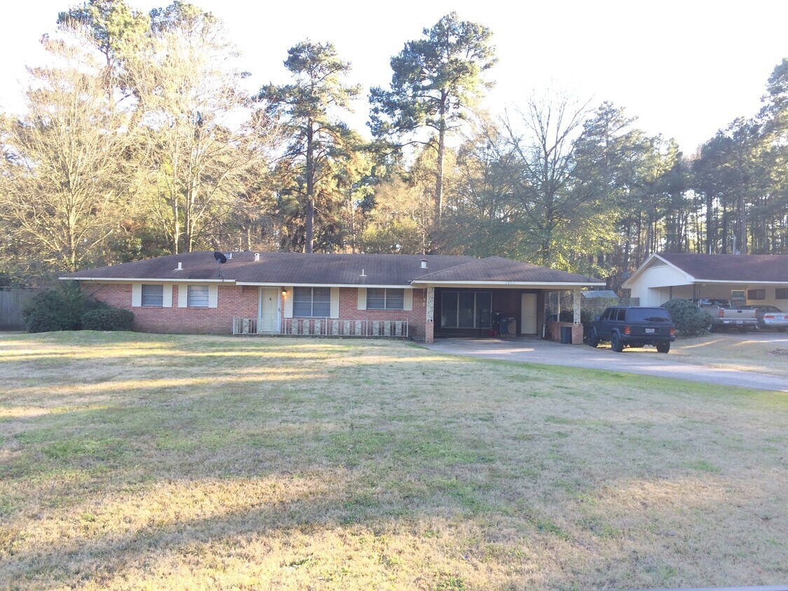 Primary Photo - 1875 S Brookwood Dr