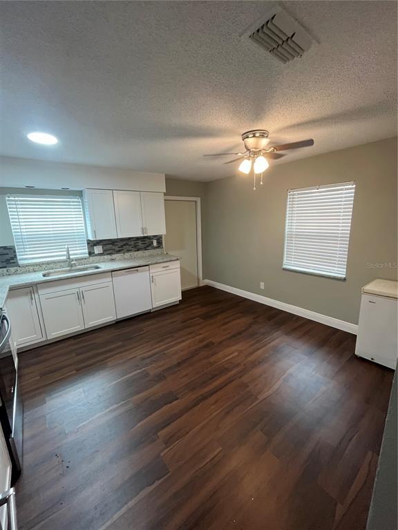Building Photo - 1624 Coral Way