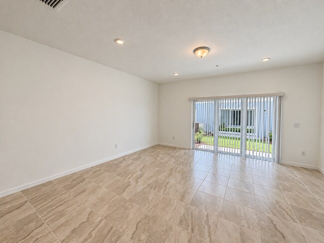 Foto del edificio - Harbor Square townhome home