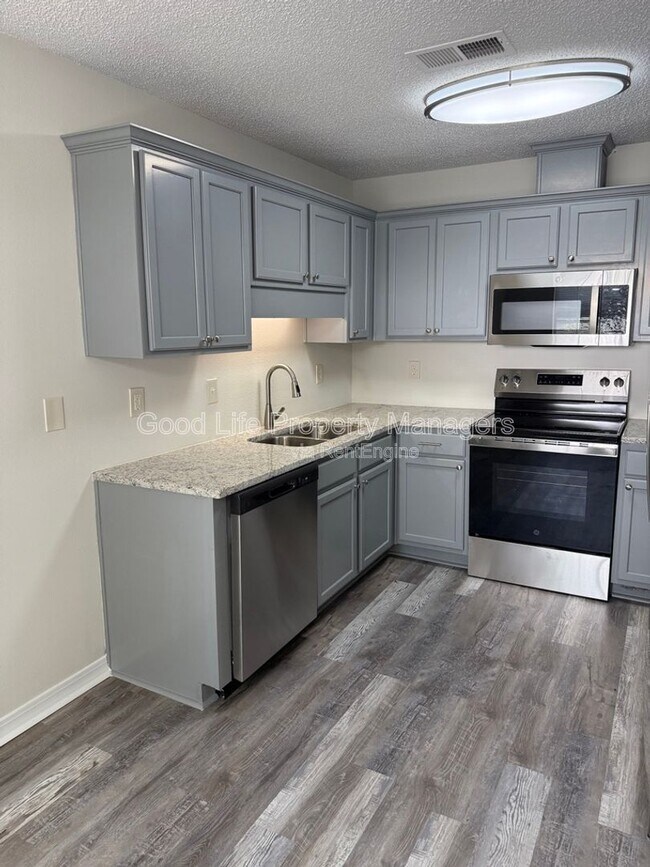 Foto del edificio - 9980 Bowman Ave