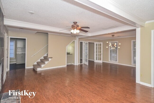 Foto del edificio - 8615 Thorncliff Fairway