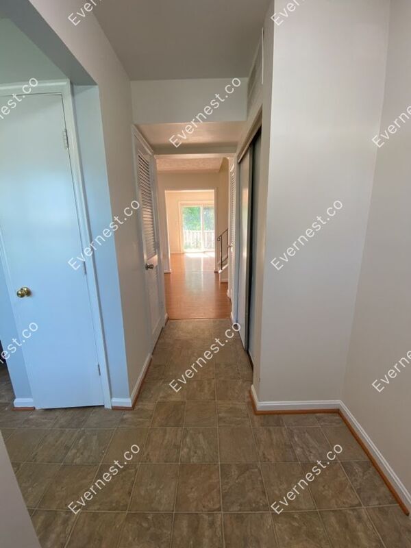 Building Photo - 10810 Coreys Way