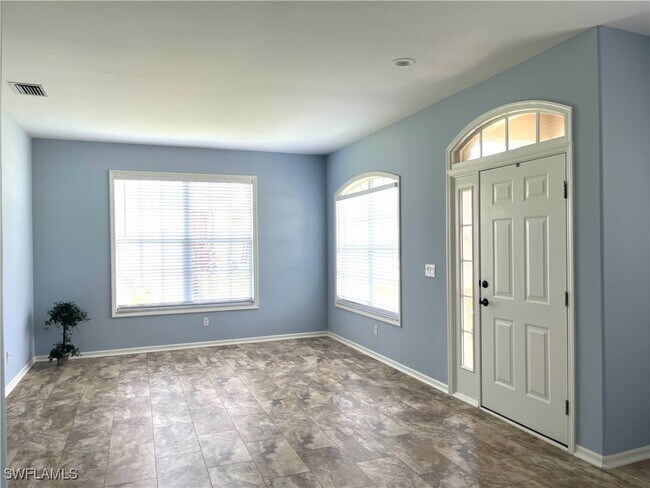 Building Photo - 11012 Lakeland Cir