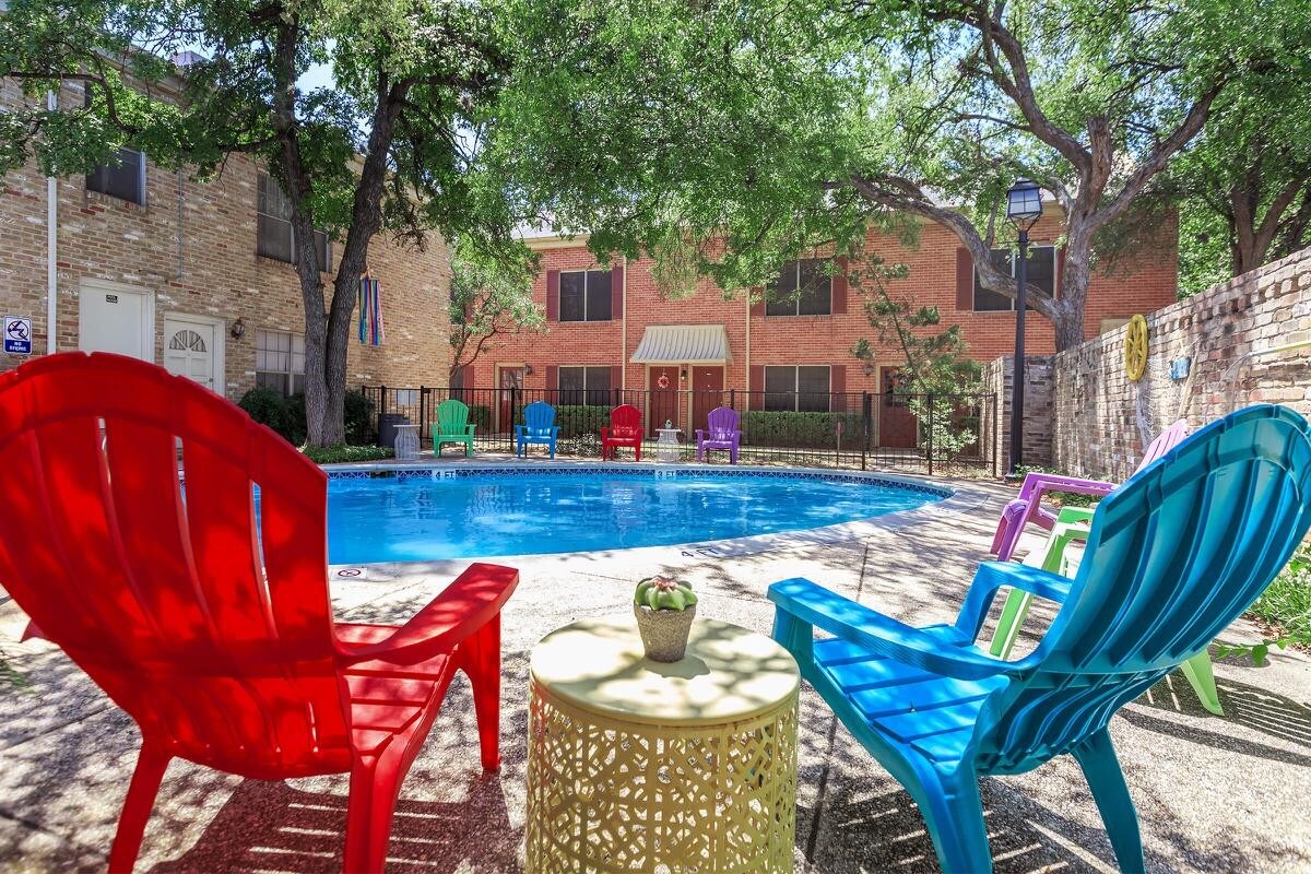 New England Village Apartments in San Antonio, TX