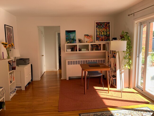 Foto del edificio - 1390 Bryant St NE