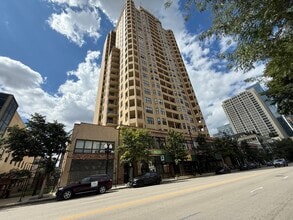 Building Photo - 1464 S Michigan Ave