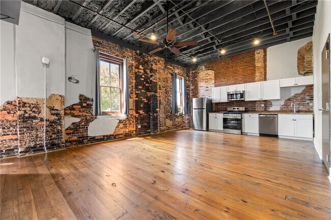 Foto del edificio - 558 St Francis St