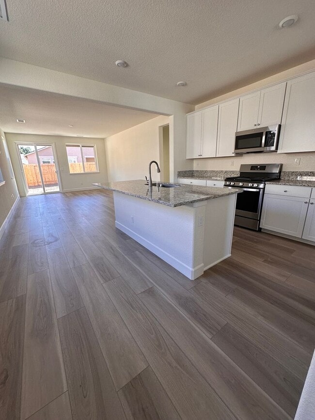 Foto del edificio - Newly Constructed West Carson Valley Home